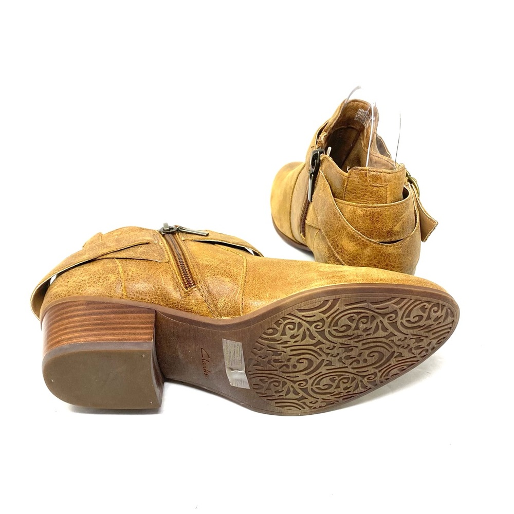 Clarks Boots - Picture 3 of 7